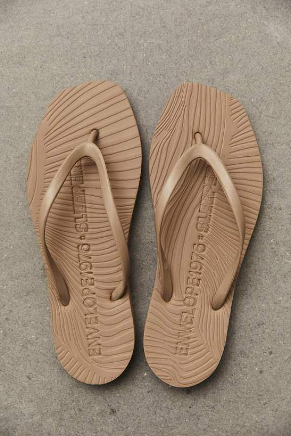 ENVELOPE1976 Envelope 1976 x Sleepers Sand-1